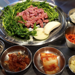 [서울 마포구] 통통돼지뽈살 홍대본점